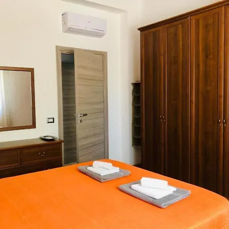 Il Gufo E La Civetta Marina di Ragusa